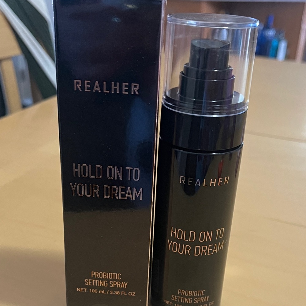RealHer Hold On To Your Dream Probiotic Setting Spray
